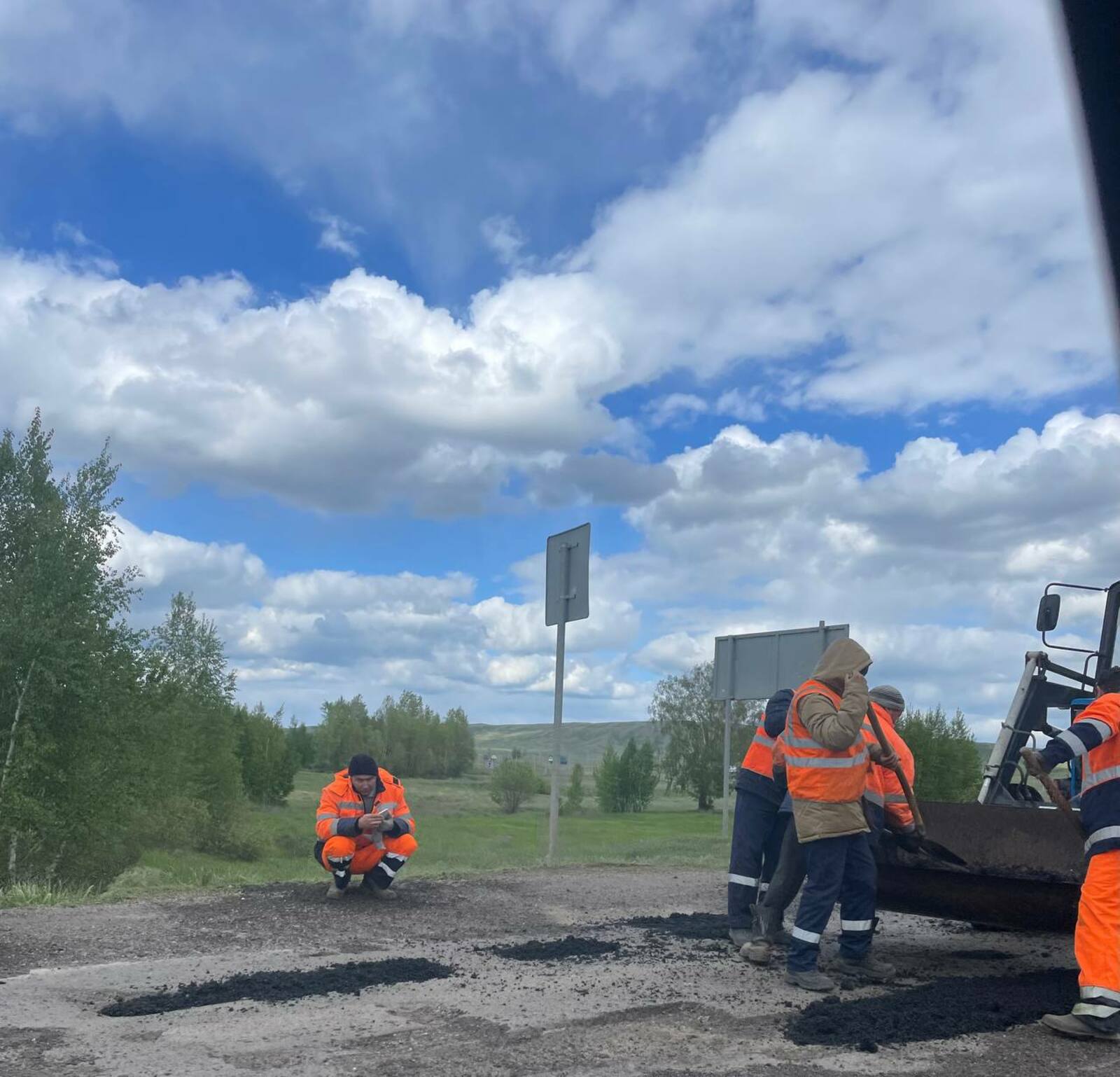 Шумовые полосы, надземный переход: как повышают безопасность на дорогах Башкирии
