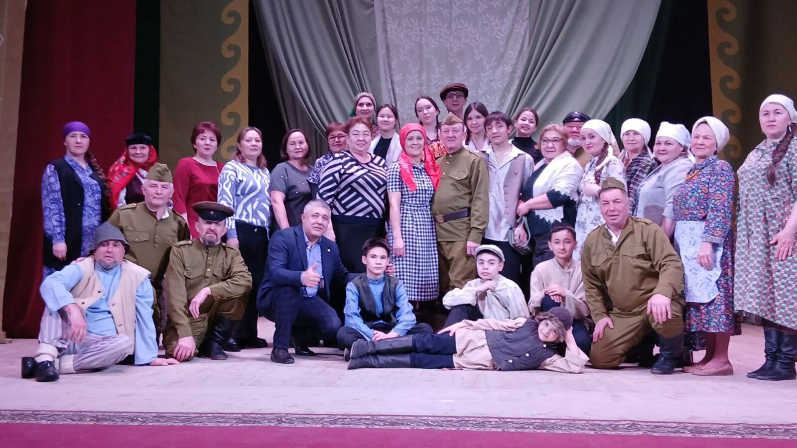 Янаульский народный театр "Хаят" со спектаклем "Песнь жизни"