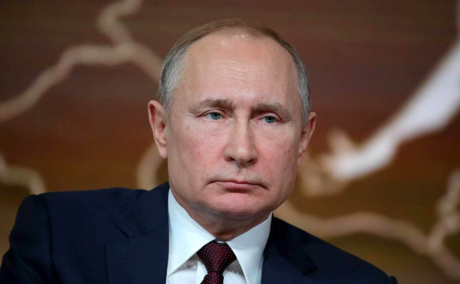 Путин поблагодарил правительство за совместную работу