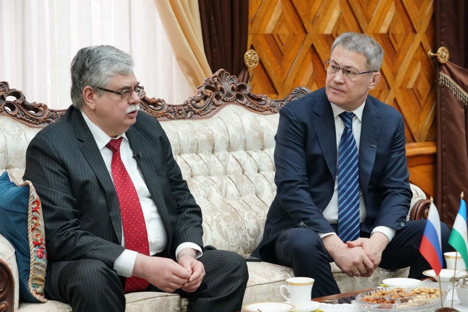 Радий Хабиров встретился с Чрезвычайным и Полномочным Послом РФ в Иране Алексеем Деловым