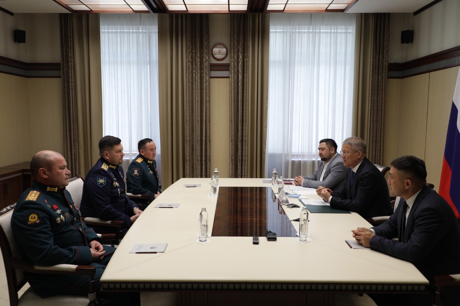 Радий Хабиров обсудил с офицерами СВО их работу в Башкирии