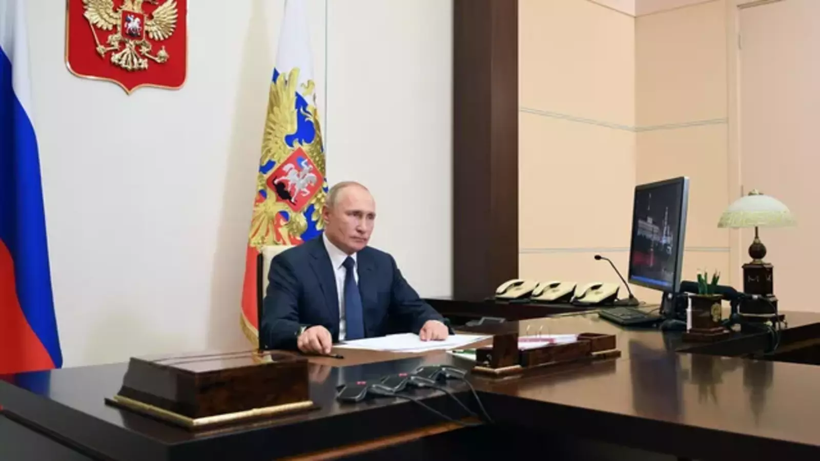 Путин поручил ускорить работу по повышению уровня жизни в новых регионах
