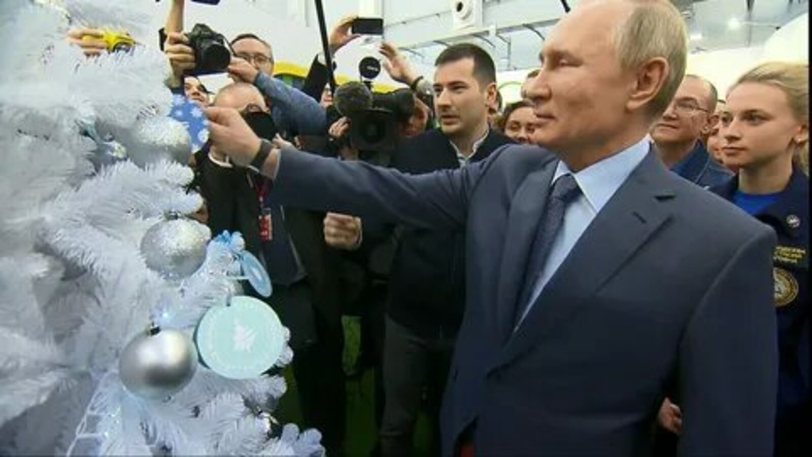 Путин исполнит мечты трех детей в рамках акции «Елка желаний»