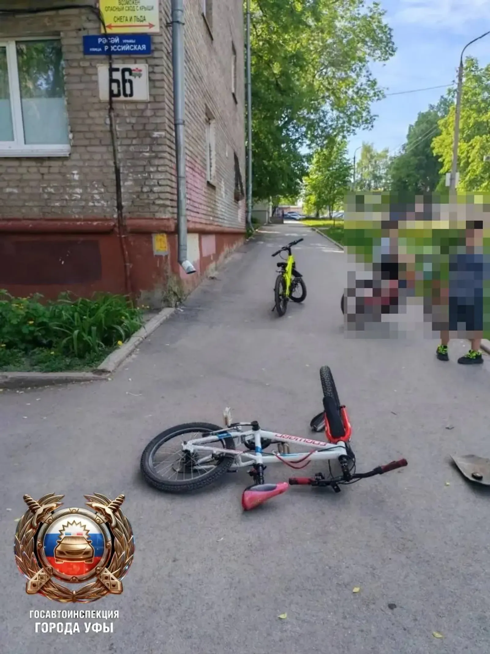 В Уфе подросток на велосипеде попал под колёса автомобиля.