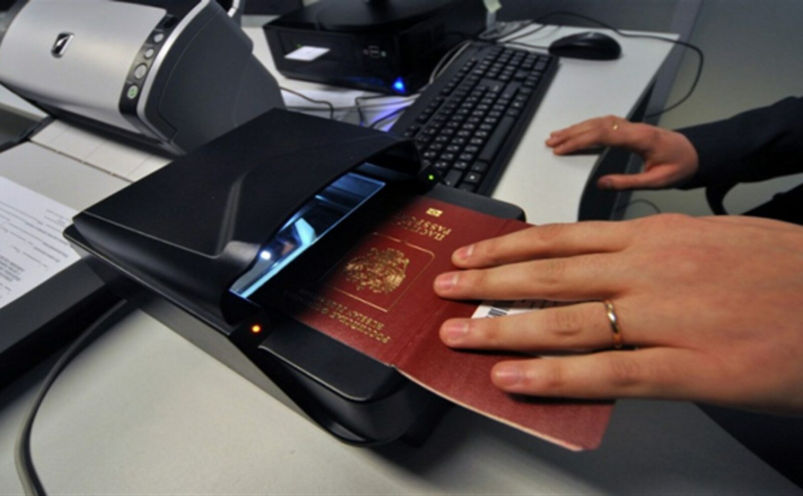 Мужчина предоставил ксерокопию паспорта, а через 2 года узнал, что на него взяли кредит! Как избежать такого?