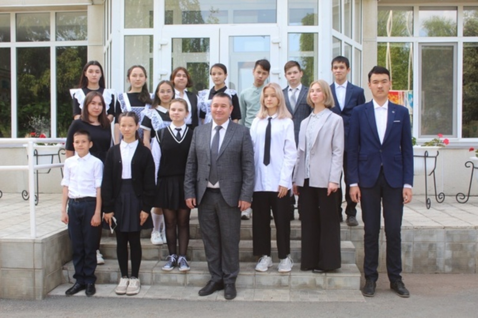 Глава Зианчуринского района Башкирии провёл встречу с одарёнными детьми