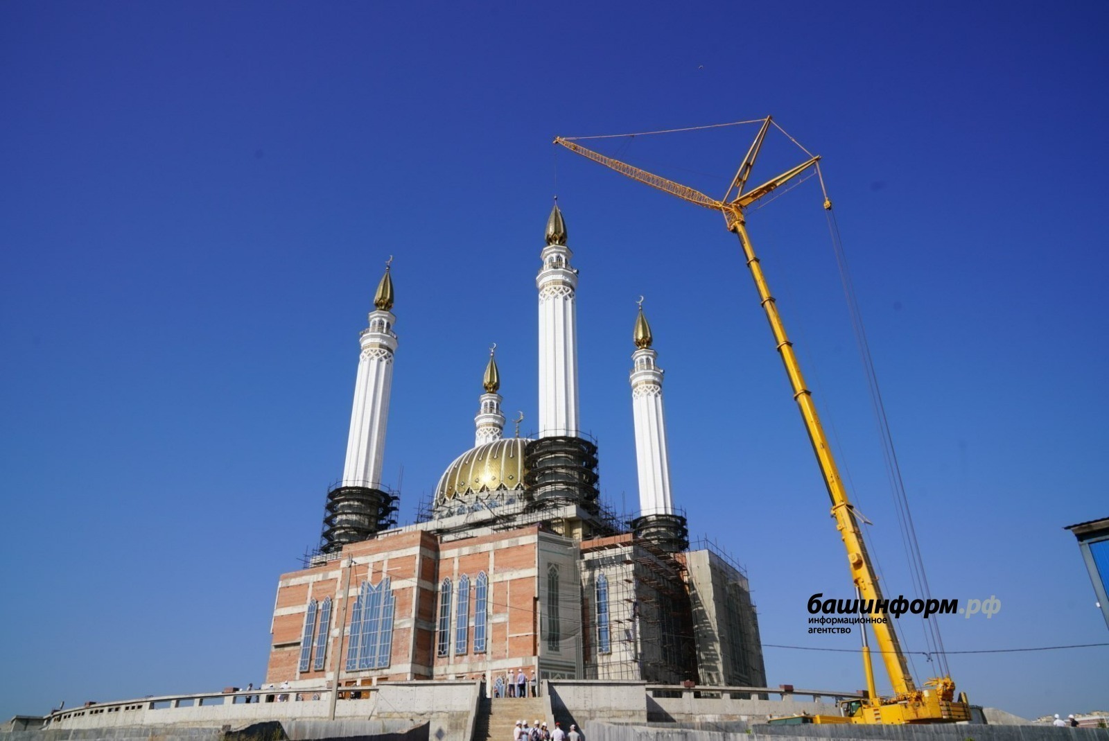 Радий Хабиров провёл совещание по строительству мечети «Ар-Рахим»