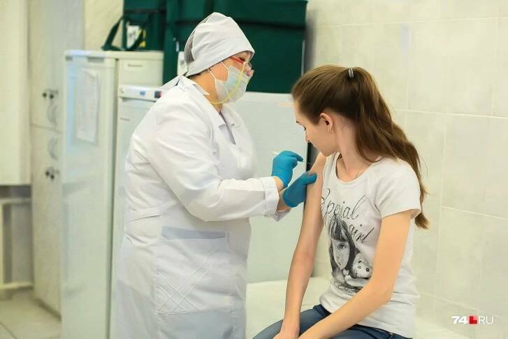 Прививку против Covid-19 для подростков внесли в национальный календарь прививок