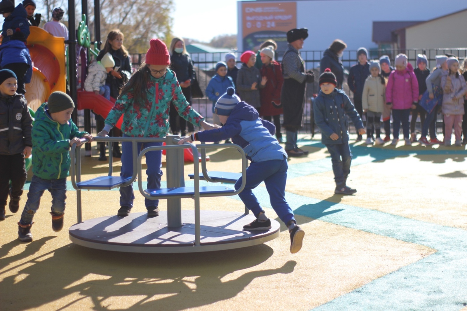 В селе Исянгулово Зианчуринского района открылась детская игровая площадка