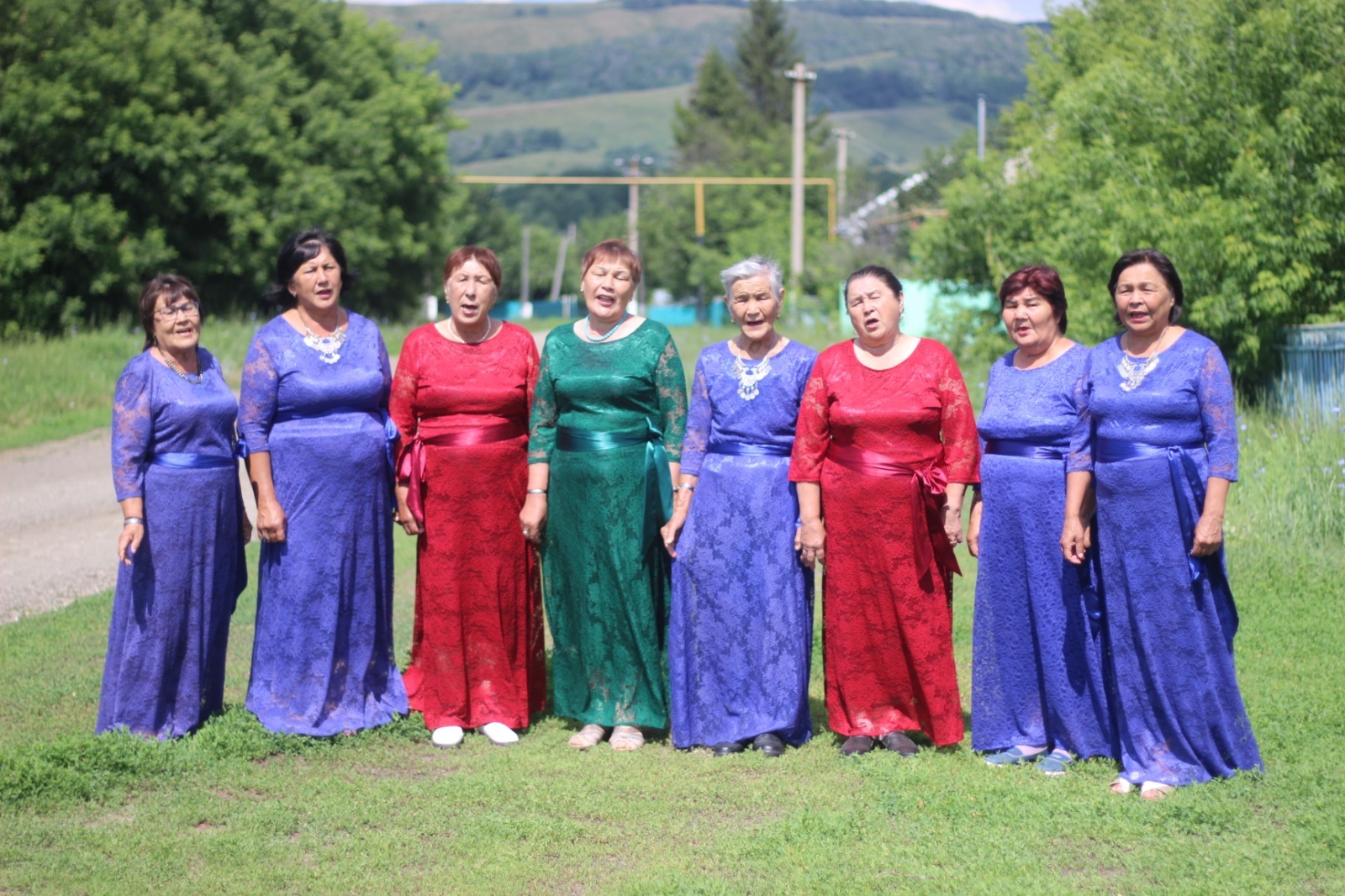 В День курая Радий Хабиров посетил концерт Государственного ансамбля кураистов