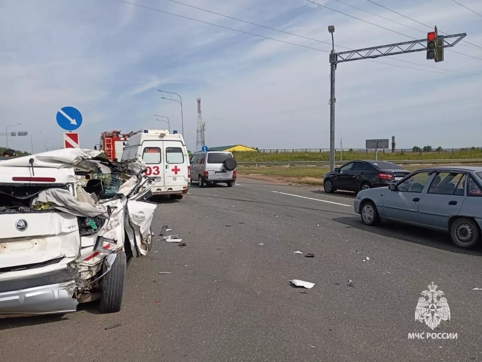 В Башкирии цементовоз смял две легковушки