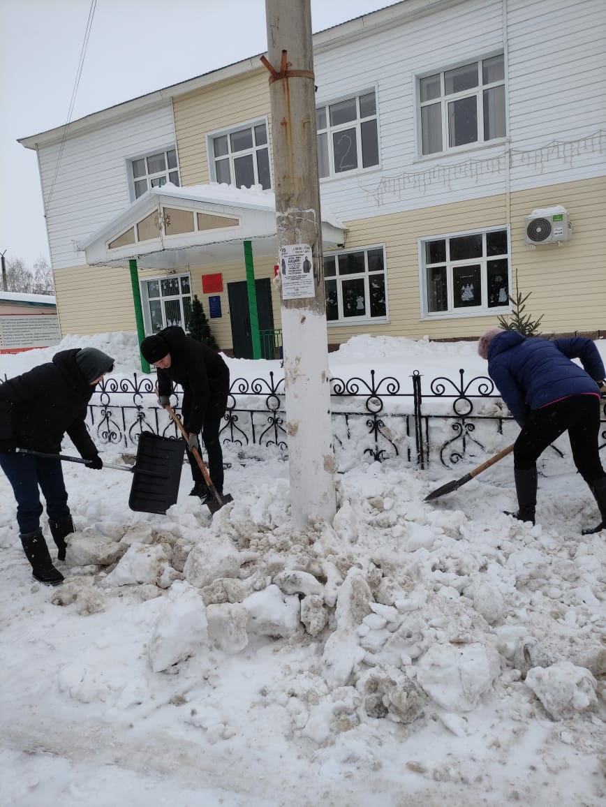 В райцентре Зианчуринского района прошёл "снежный субботник"