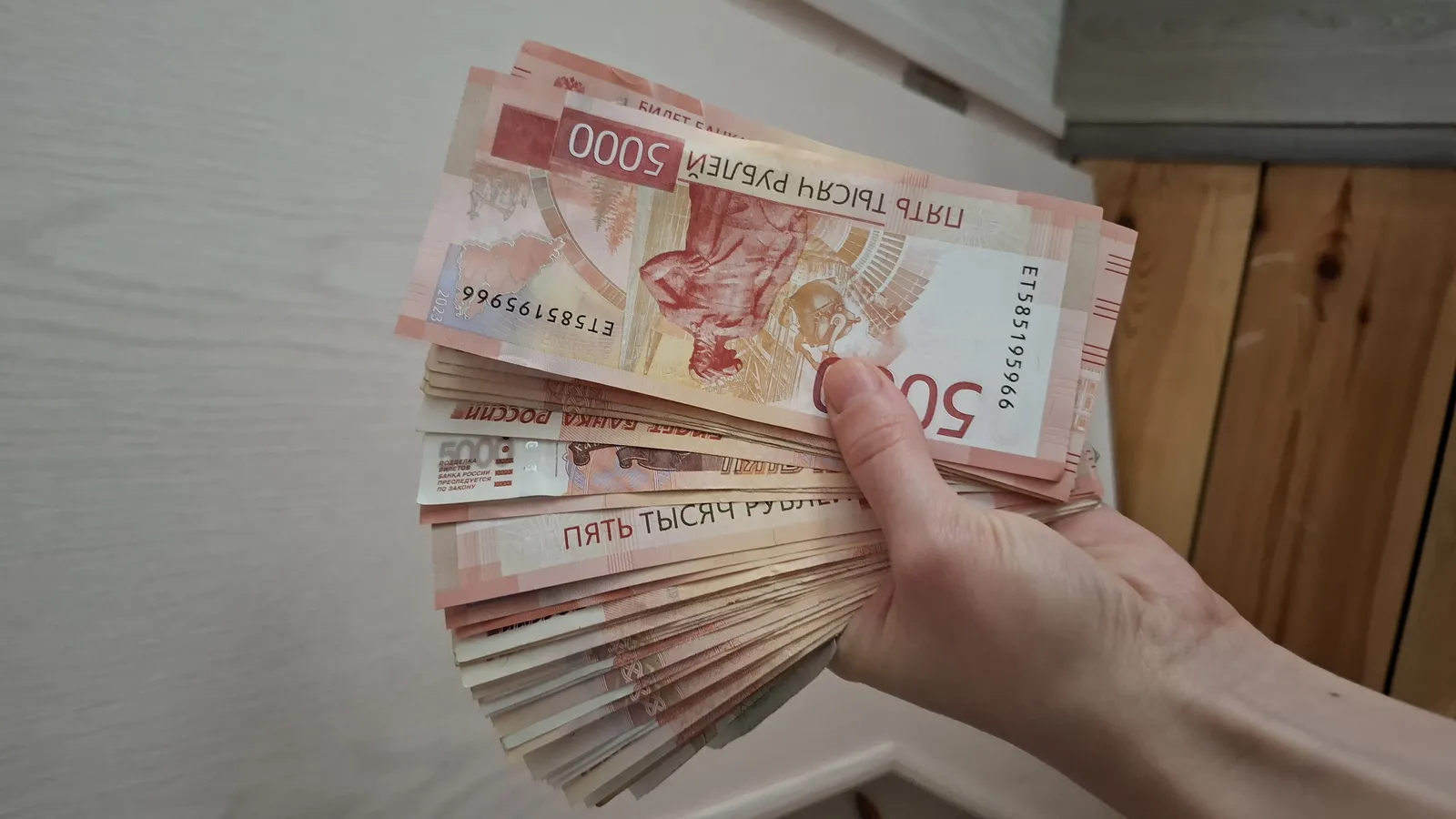 Применяя различные схемы, мошенники продолжают обманывать жителей Башкирии*