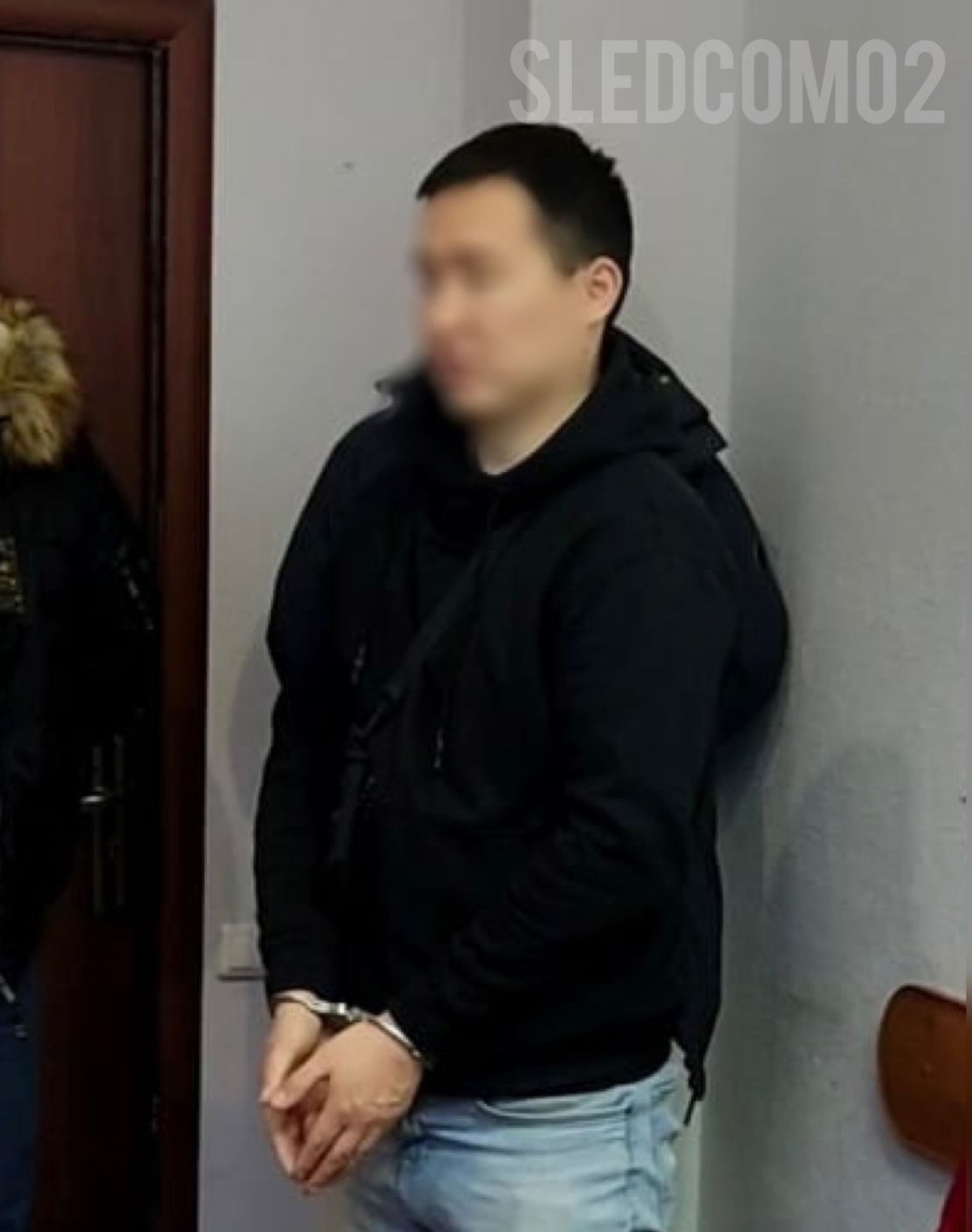 В аэропорту Уфы задержали предполагаемого педофила, совратившего девочку в лифте