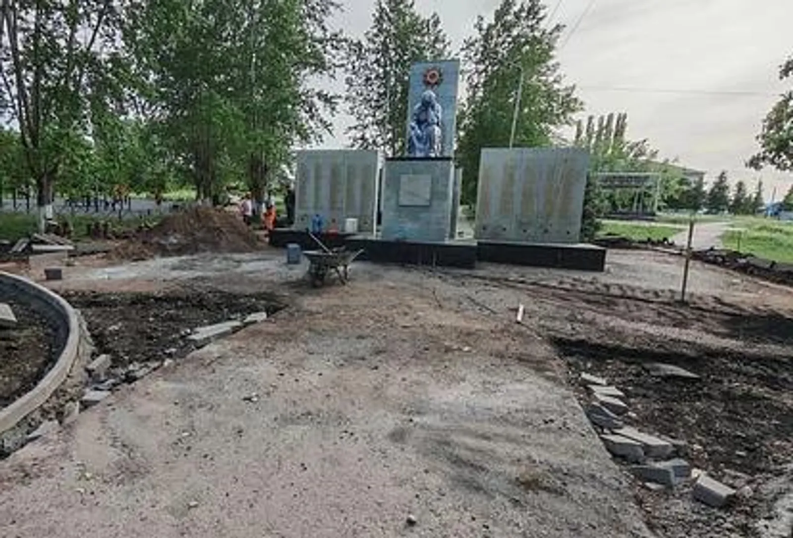 В Стерлибашево благоустраивают Парк Победы по нацпроекту