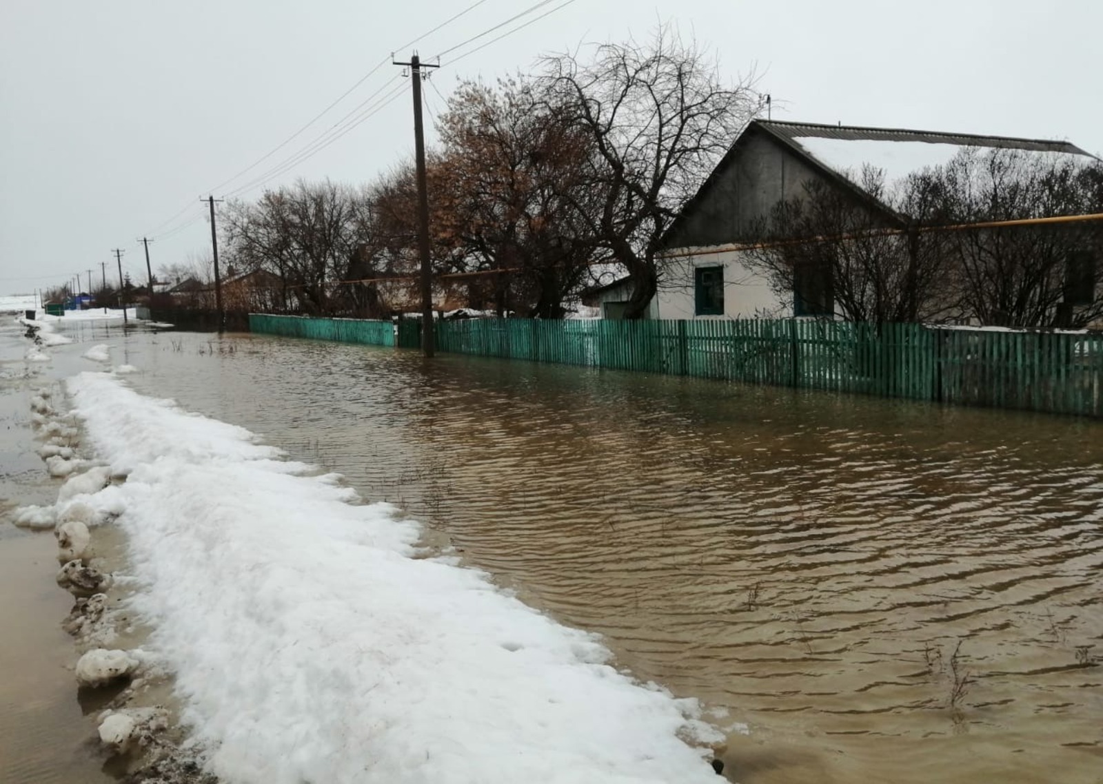 В  Башкирии подтопило дороги и придомовые территории