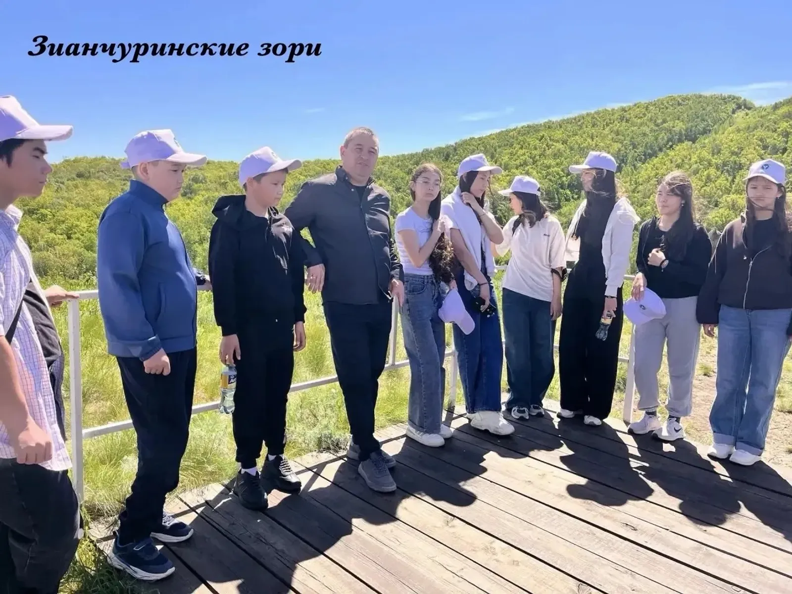 Вместо ранцев – яблоки и пицца
