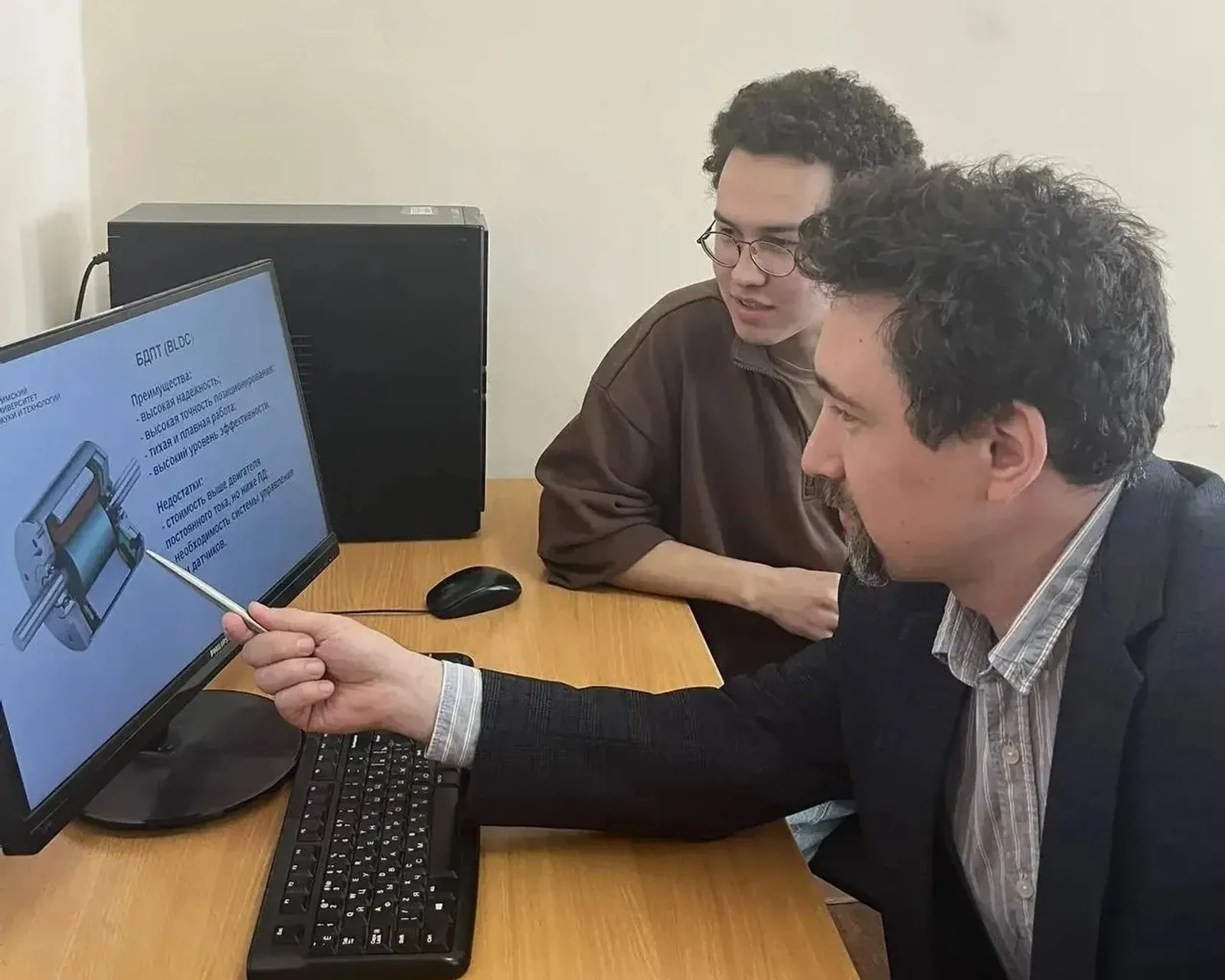 Студент резидента кампуса разработал электропривод для реабилитации бойцов